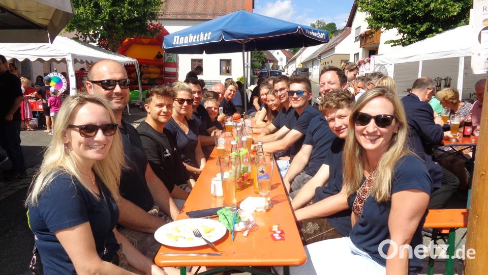 Die Nunzenrieder Feuerwehr besucht ihre zukünftige Patenfeuerwehr. Bild: amö