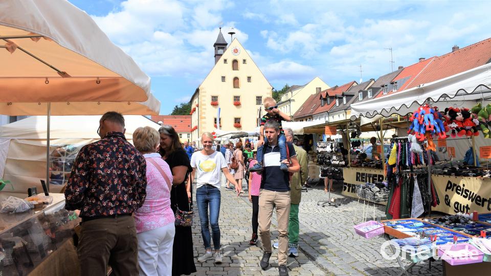 Annamarkt beim Rathaus Bild: rgr