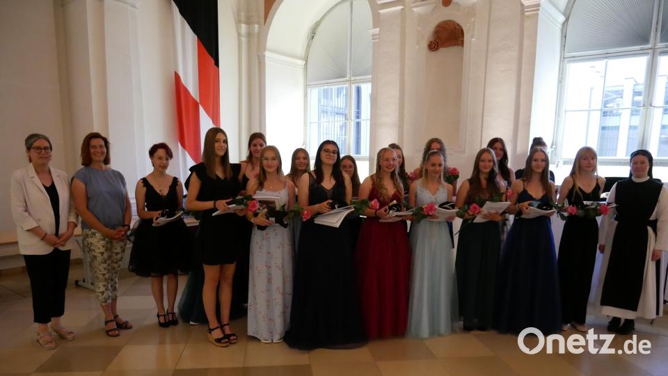 Die Abschlussklasse 10b der Mädchenrealschule. Bild: hmr