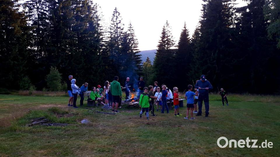 So ein Lagerfeuer gehört zu solch einem Aufenthalt. Bild: hme