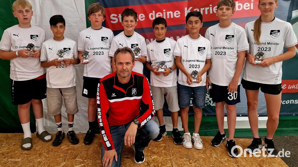 Gruppenbild der D-Jugend die ihre Meisterschaft feiern konnte. Bild: R. Kreuzer