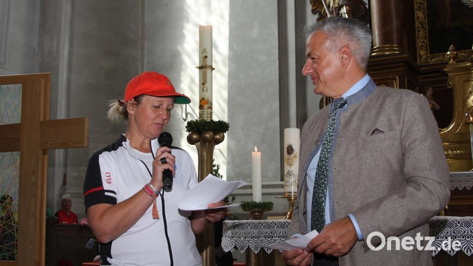 Elvira Kastl befragte Landrat Roland Grillmeier, was es bedeutet, vernetzt zu sein. Bild: wro