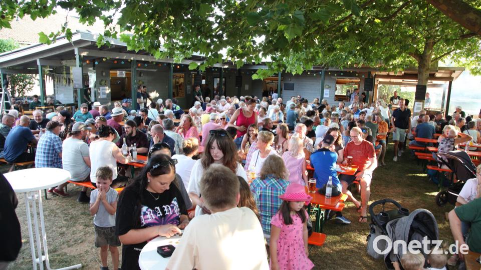 Sowohl bei der „Nacht am See“ als auch beim Fischerfest gab es auf dem Vereinsgelände rund um das Anglerheim so gut wie keinen freien Platz mehr. Bild: u