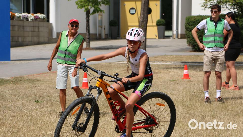 Leonie Schardt war eine der dominierenden Nachwuchstriathletinnen beim Piratentriathlon. Sie gewann die Wertung der Schüler B. Bild: Tine Schardt/exb
