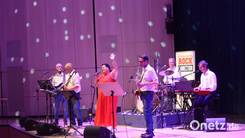 Die "Rock Connection" begeistert vor allem die Besucher, in deren Jugend auch die Hits der Band der Dauerbrenner waren. Bild: bey