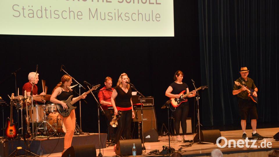 Die Band der Franz-Grothe-Schule zeigte sich bei ihrem Auftritt in der Max-Reger-Halle in Bestform. Bild: bey