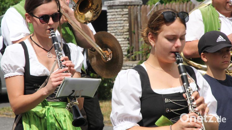 Blasmusik gab es beim Festzug natürlich auch zu hören. Bild: kro