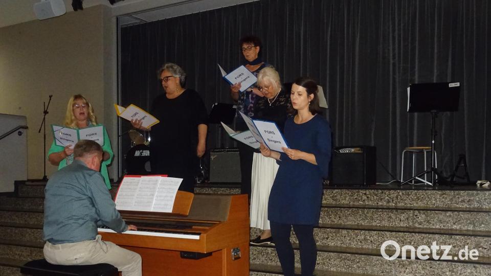 Die FGRS-Singers belebten mit ihrem Gesang die Abschlussfeier. Bild: apr