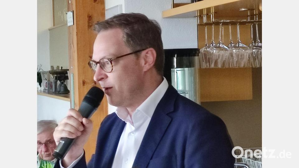 Generalsekretär Martin Huber sprach beim Sommerfest. Bild: hme
