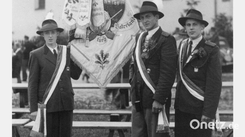 Fahnenweihe 1954 Bild: Archiv Schützengesellschaft/exb