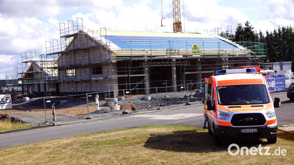 Das neue Feuerwehrgerätehaus im Droiacker wird ein schmuckes Gebäude. Noch bis April muss die Wehr auf ihren Umzug warten. Bild: bkr