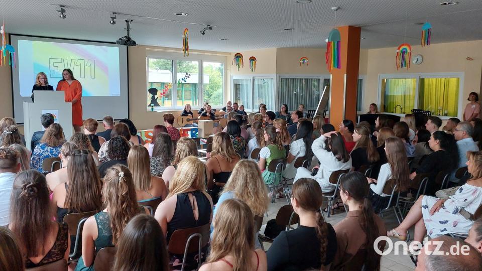 Die Aula der Schule zur Abschlussfeier 2023. Bild: mfh