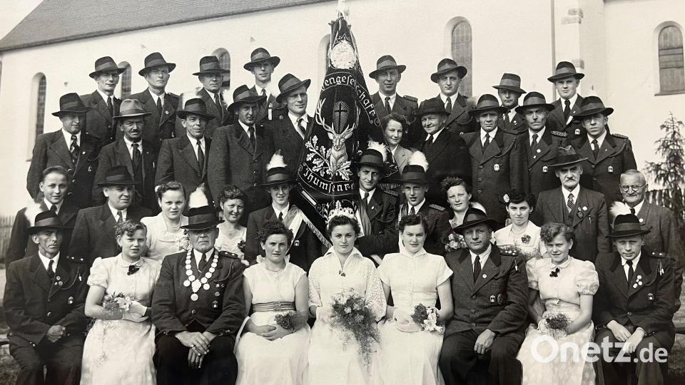Die Fahnenweihe im Jahr 1954. Bild: Archiv Schützengesellschaft/exb