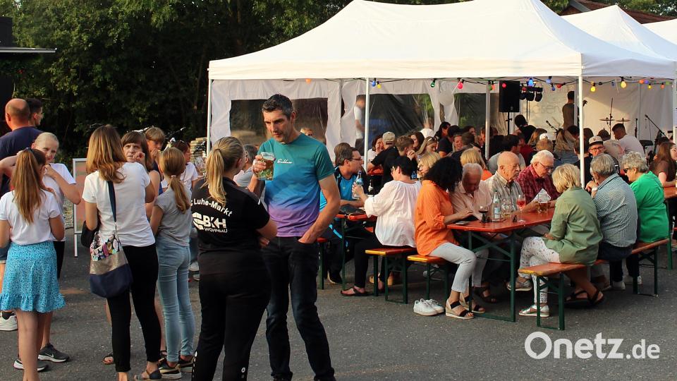 Mit vielen Gäste feiert der FC Luhe Markt sein Sommerfest. Bild: R. Kreuzer