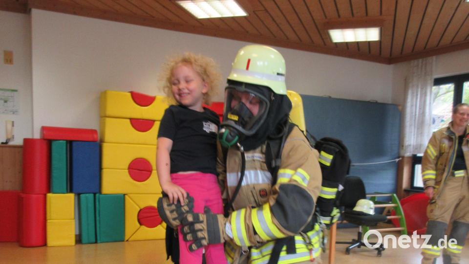 Feueraktion im Kinderhaus St. Marien Krummennaab Bild: Rebecca Hasenfürter/exb