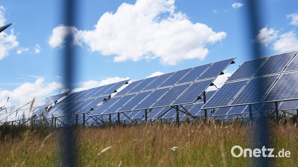 4. Station: Eine Photovoltaikanlage ohne Flächenversiegelung. Bild: Gabi Schönberger