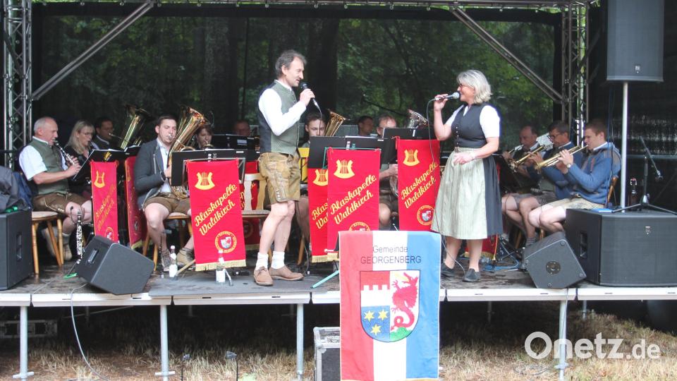 Die Blaskapelle Waldkirch begeistert beim Frühschoppen. Bild: pi