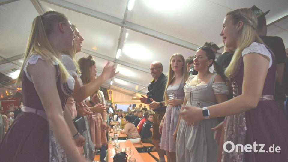 An allen drei Kirwatagen herrscht eine tolle Stimmung im Festzelt. Bild: bnr