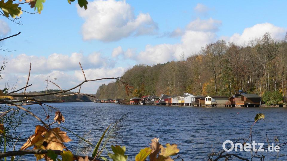 Am Rußweiher in Eschenbach stehen einige Bootshäuser. Eines davon brannte am Mittwochmorgen ab. Archivbild: rn