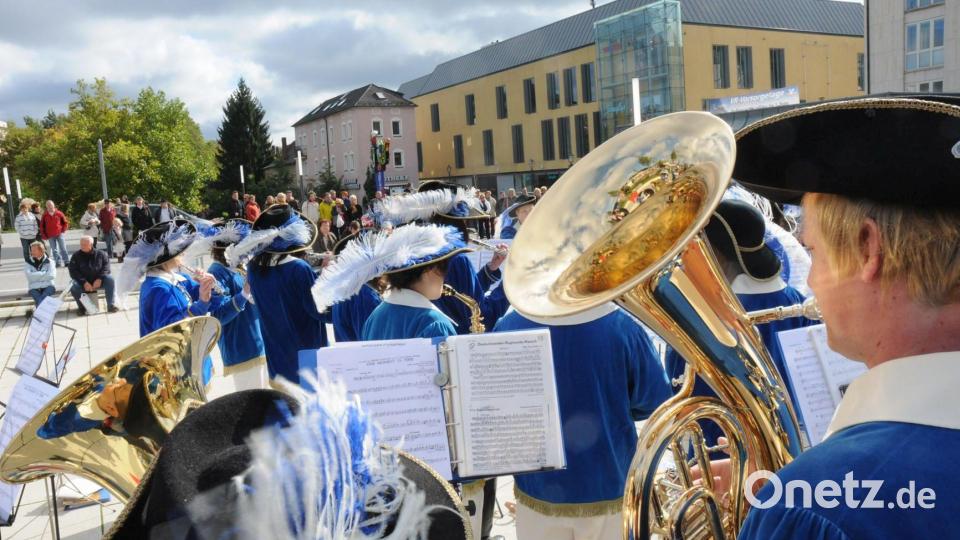 Bei der Amberger Luftklangmeile verwandeln sich Stadtgraben und Amberger Ei zu einer riesigen Bühne. Archivbild: Stephan Huber