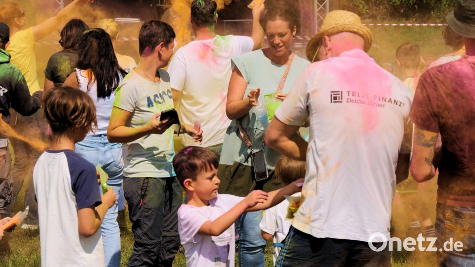 So war das Holi-Festival in Mantel. Bild: Maximilian Hegner/exb
