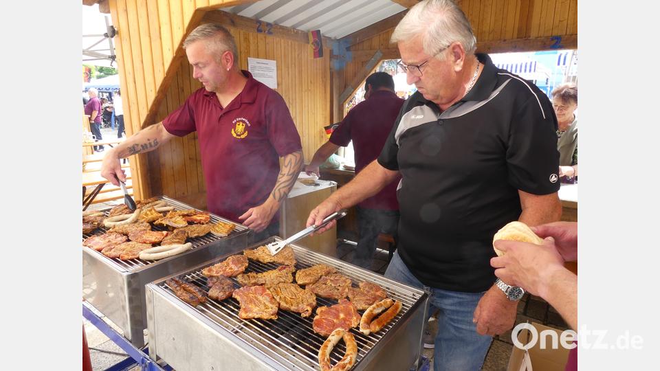 Ein großer Renner sind auch Bratwürste, Steaks und Rippchen. Bild: rn