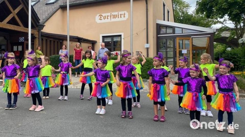 Das Nachmittagsprogramm stand im Zeichen der Kindertanzgruppen. Bild: do
