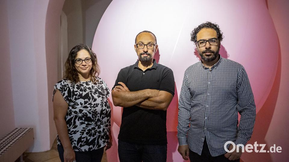 Das Künstler-Trio Weaam El Masry, Mohamed Shoukry und Ahmed El Shaer (von links). Bild: Marcus Rebmann/exb