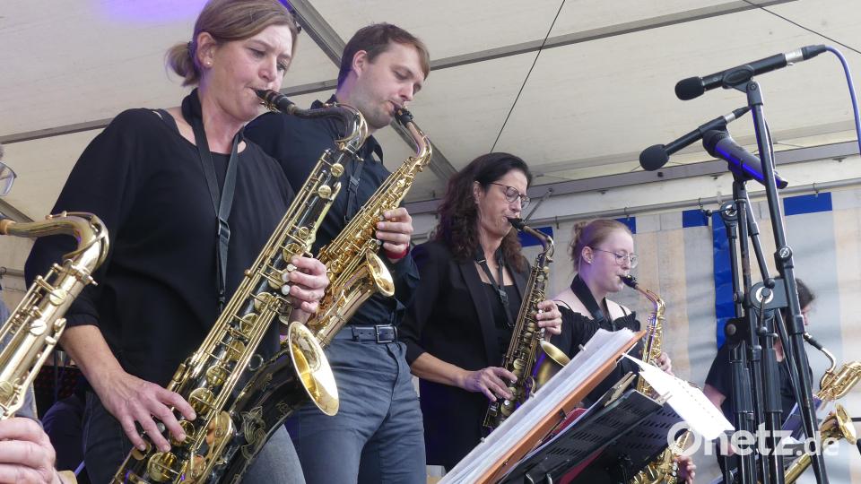 Die Bigbabd Eschenbach begeistert mit ihrem besonderen Sound. Bild: rn