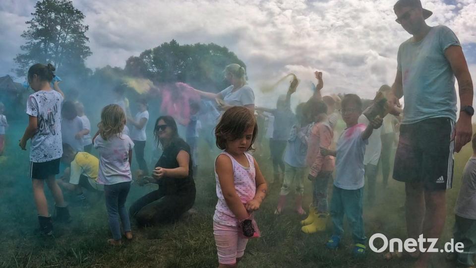 So war das Holi-Festival in Mantel. Bild: Maximilian Hegner/exb