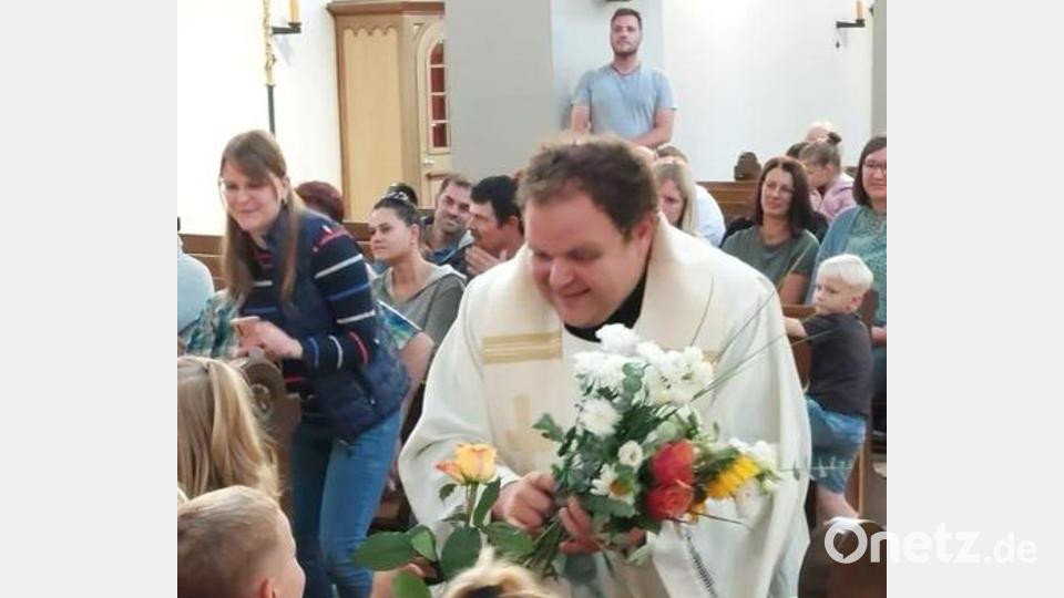 Abschied von Kaplan Daniel Schmid. Bild: Kindergarten St. Hedwig/exb