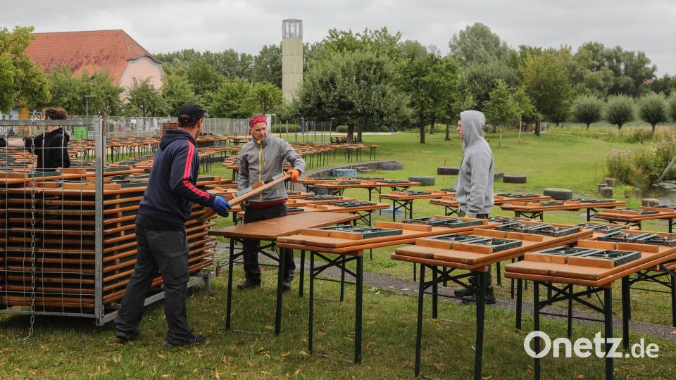 Seit Dienstag wird das Festivalgelände beim Wasserrad am Jugendzentrum Klärwerk aufgebaut. Bild: Wolfgang Steinbacher