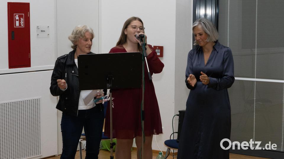Für musikalische Unterhaltung sorgte Jennifer Bäumler. Bild: Roland Wellenhoefer