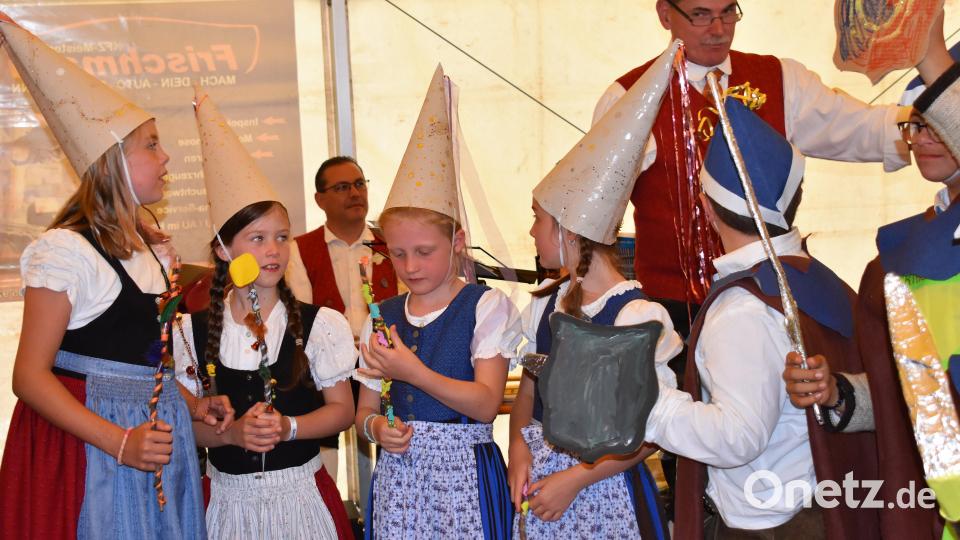 Die Kinder haben ihre Kostüme selbst gebastelt. Bild: rgr