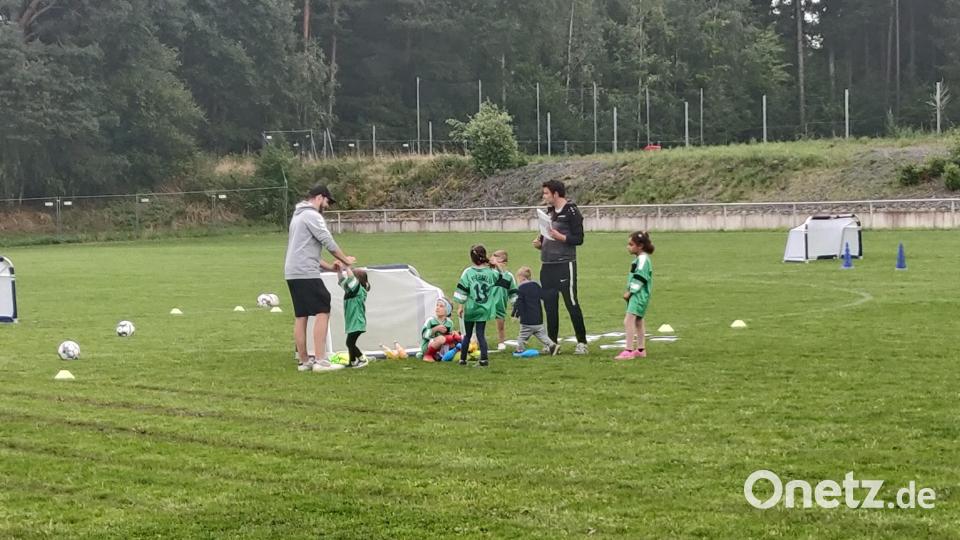 DFB-Paule-Schnupper-Abzeichen beim Ferienprogramm des SV Pechbrunn. Bild: SV Pechbrunn-Groschlattengrün/exb