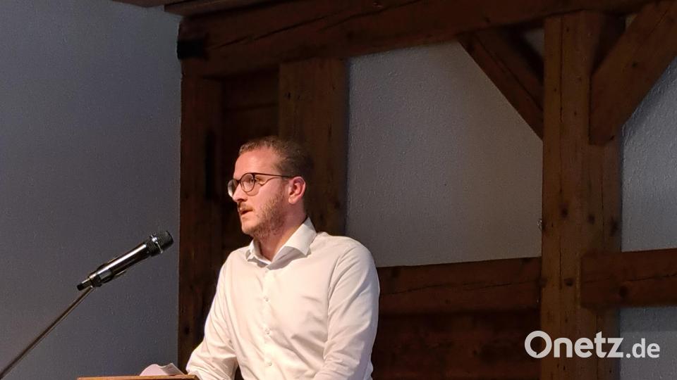 Notar Johannes Eichelsdörfer sprach über die Themen Erbrecht und Vorsorge. Bild: GeHiH/exb