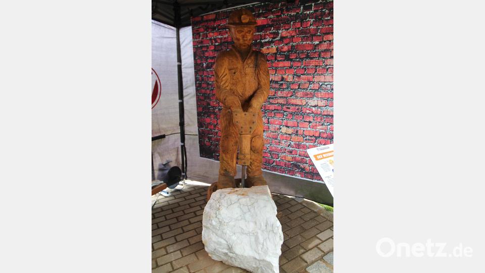 &quot;Horst&quot; heißt der in der lebensgroße Bergmann nach dem Namensvorschlag von Lotte Bächer. Bild: pi