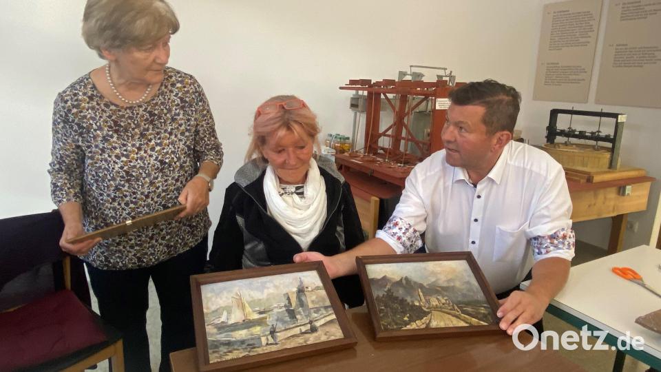 Die beiden "Zwillingsgemälde" aus Frankreich sind nun wieder im Pleysteiner Stadtmuseum vereint. Bild: ck