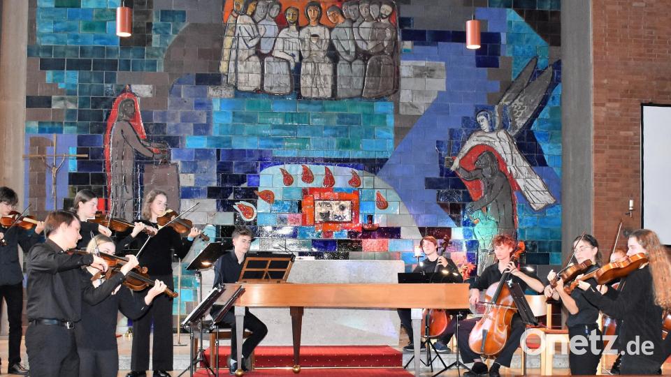 Das Bayerische junge Barockorchester begeistert das Publikum in der Friedenskirche Grafenwöhr. Bild: rgr