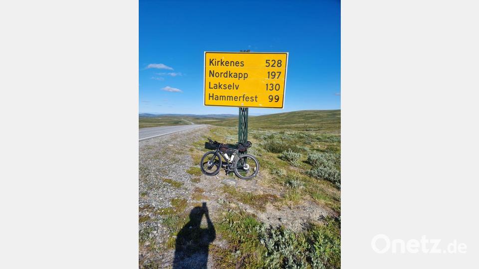 Nur noch knapp 200 Kilometer zum Nordkap. Bild: Josef Reger