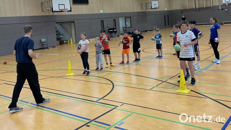 Handball ist für alle da“, Ferienprogramm des Stadtjugendrings Bild: Florian Breinbauer/exb