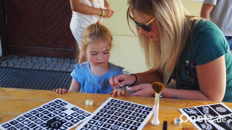 Das Kinderfest der Stadt Neustadt/WN bot etliche Spaßangebote für die Kleinen und schon etwas Größeren. Bild: krb