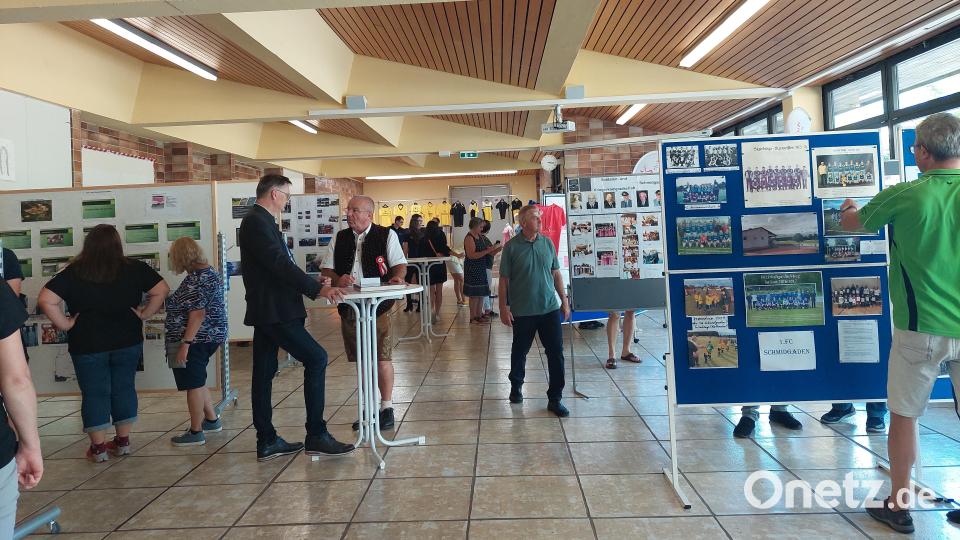 In der Schule ist die Ausstellung &quot;900 Jahre Schmidgaden&quot; aufgebaut. Bild: jua