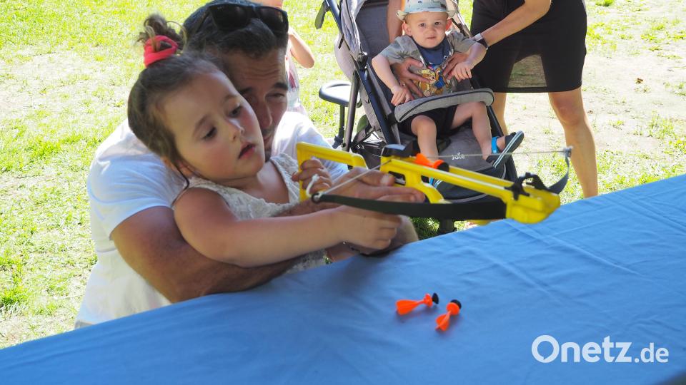 Das Kinderfest der Stadt Neustadt/WN bot etliche Spaßangebote für die Kleinen und schon etwas Größeren. Bild: krb