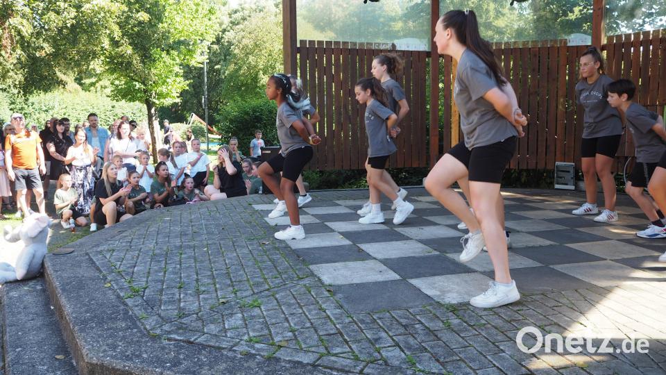 Das Kinderfest der Stadt Neustadt/WN bot etliche Spaßangebote für die Kleinen und schon etwas Größeren. Bild: krb