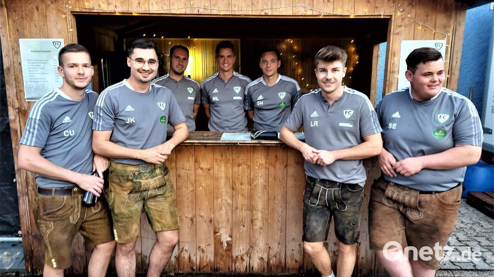 Die Fußballer des FC Ovi-Teunz erwiesen sich als aufmerksame Gastgeber. Bild: lg