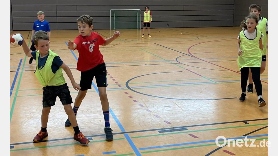Handball ist für alle da“, Ferienprogramm des Stadtjugendrings Bild: Florian Breinbauer/exb