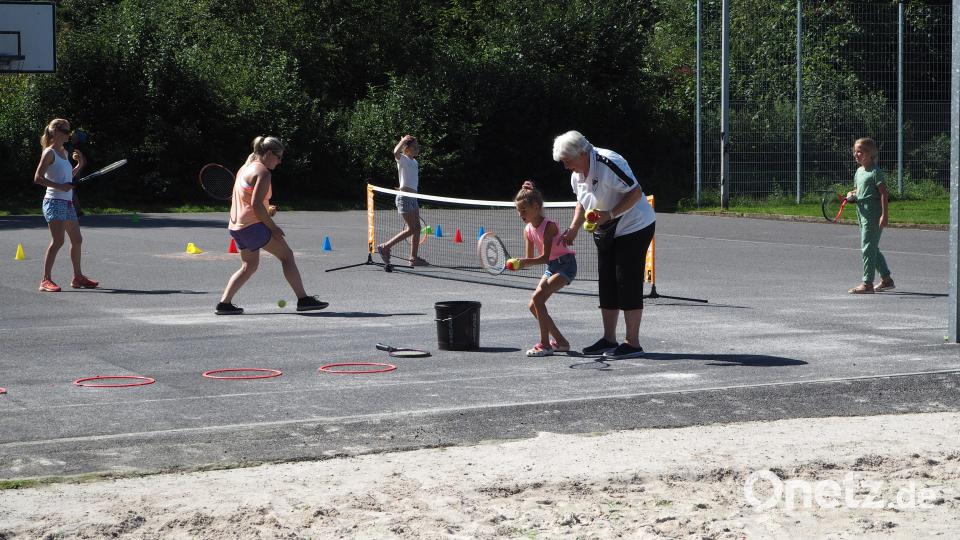 Das Kinderfest der Stadt Neustadt/WN bot etliche Spaßangebote für die Kleinen und schon etwas Größeren. Bild: krb