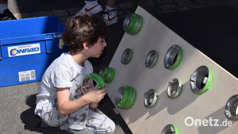 Was passt denn wohl zusammen? Beim &quot;Kupplungs-Puzzle&quot; musste man genau hinschauen. Bild: fla