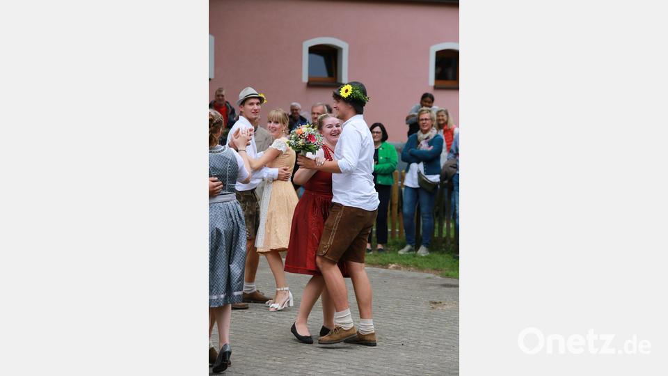 Lisa Ibler und Lukas Hammer sind das neue Oberkirwapaar in Lengenfeld. Bild: egl